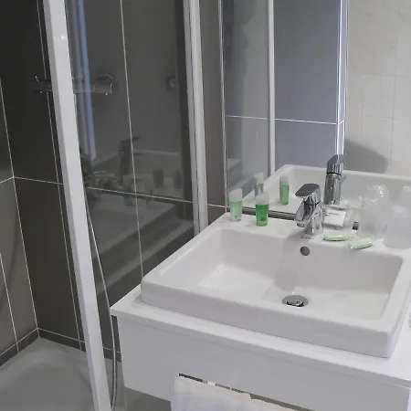 Ξενοδοχείο Moderne 3*