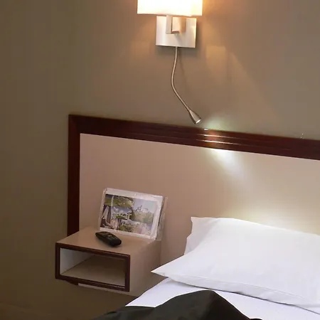 Moderne Ξενοδοχείο 3*