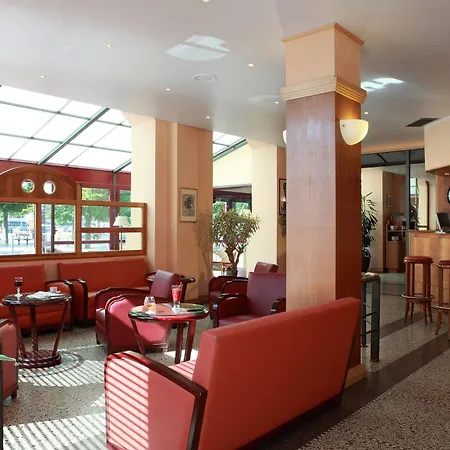 Moderne ホテル La Malène